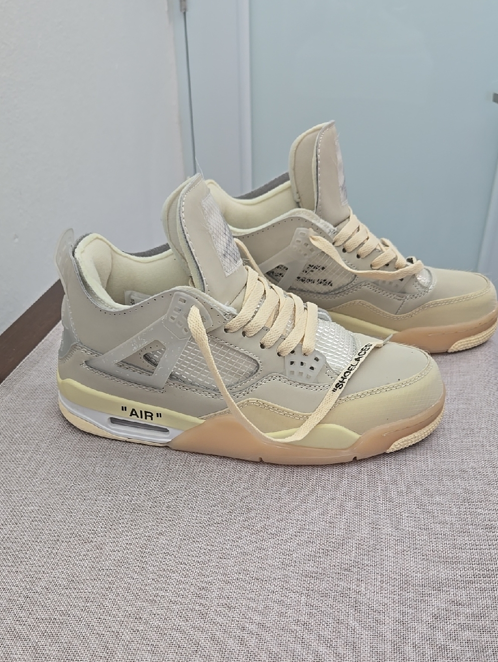 Nike Air Jordan 4 SP Off-White Mid Sail. I cannot determine its authenticity.